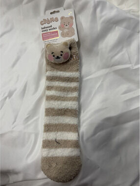 crème Infused Cozy Socks with Lavender + Coconut Essence, Women's Size 5-11